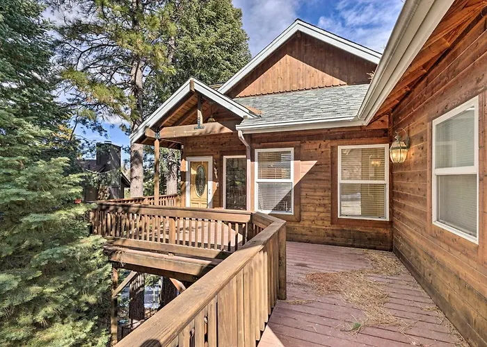 Woodland Cabin In Lake Arrowhead: W/Two Decks